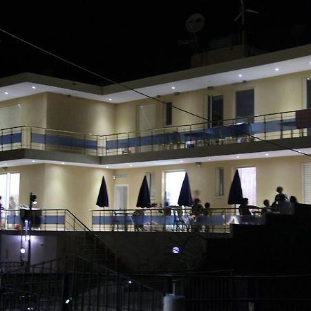 Vila Hadhri Борш Екстериор снимка