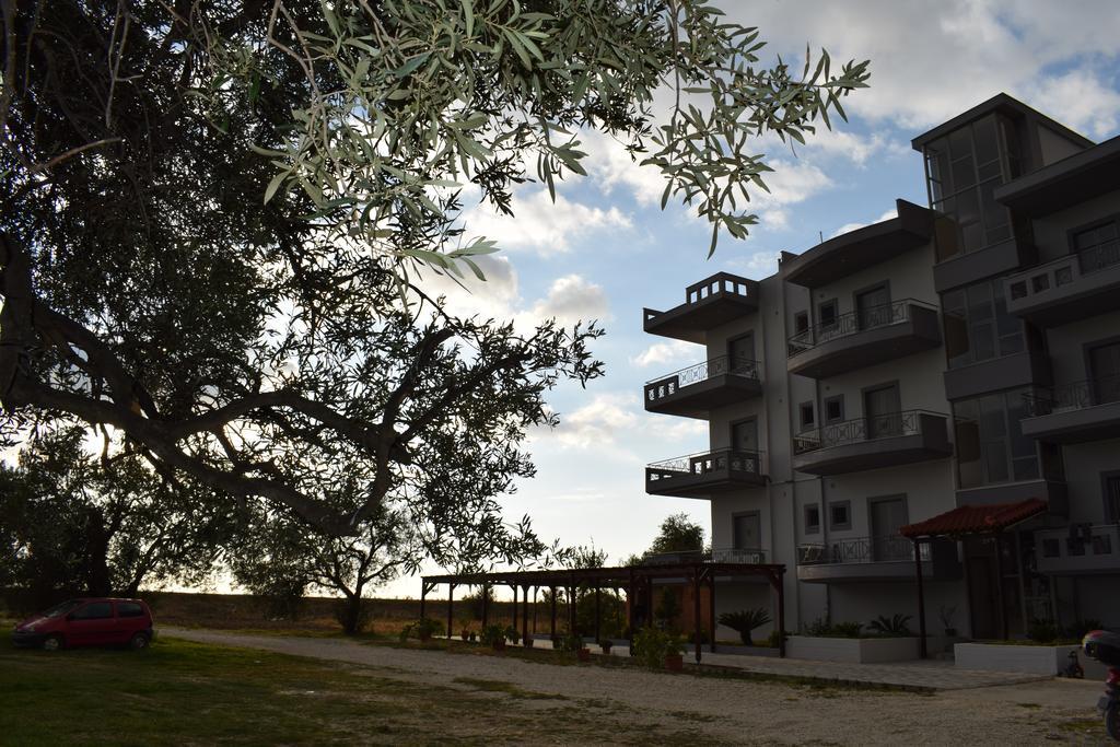 Vila Hadhri Борш Екстериор снимка