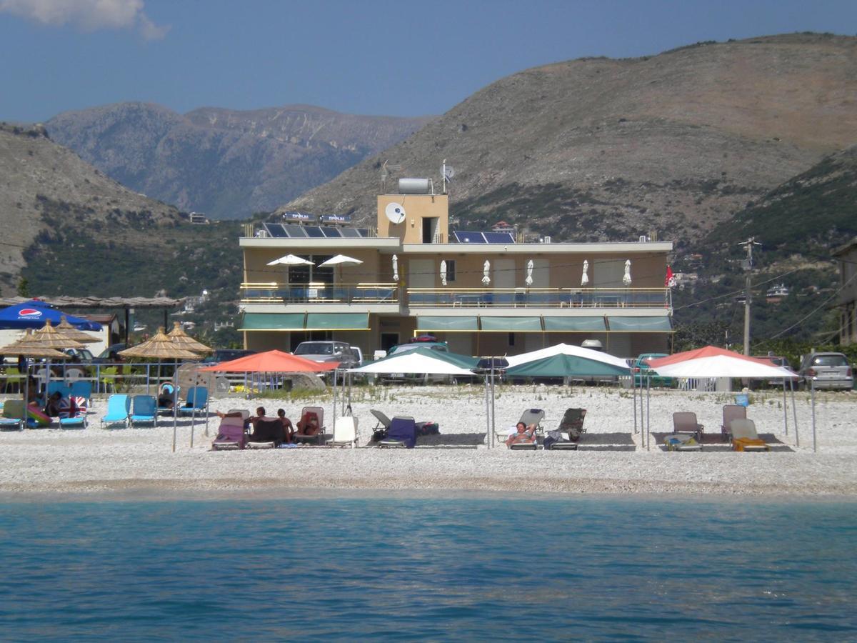 Vila Hadhri Борш Екстериор снимка