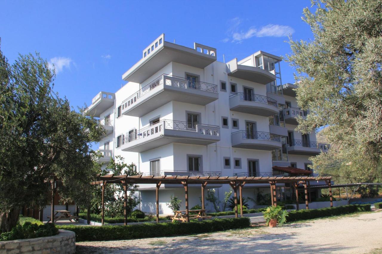 Vila Hadhri Борш Екстериор снимка